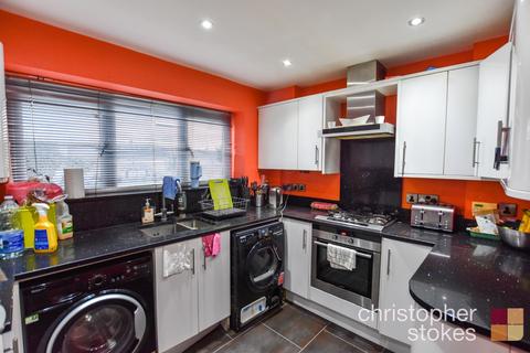 2 bedroom maisonette to rent, Whitefields Road, Cheshunt, Waltham Cross, Hertfordshire, EN8 0EJ