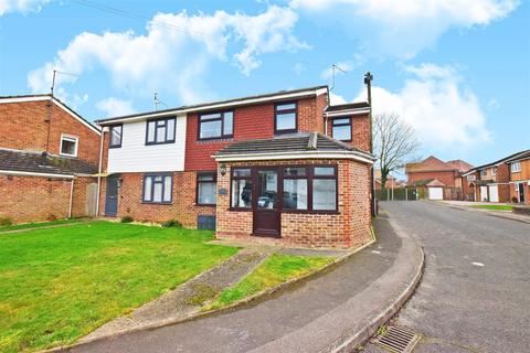 3 bedroom semi-detached house for sale, Moor Park Close, Rainham, Gillingham