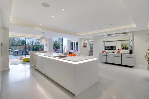 6 bedroom detached house for sale, Abbey View, London