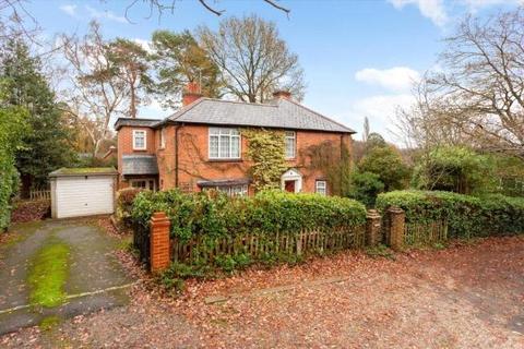 Robin Lane, Sandhurst, Berkshire, GU47