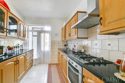 3 bedroom terraced house for sale, Hewitt Avenue, Wood Green