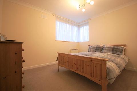 2 bedroom apartment to rent, Hawkesworth Close, Northwood HA6