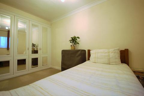 2 bedroom apartment to rent, Hawkesworth Close, Northwood HA6