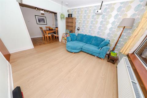 21 Braid Drive, Glenrothes, KY7 4ES
