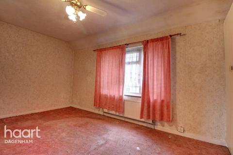 2 bedroom terraced house for sale, Bromhall Road, DAGENHAM