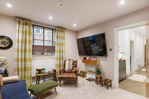 3 bedroom apartment for sale, Fulham Palace Road, Fulham, London, SW6