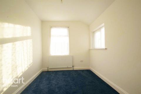 4 bedroom terraced house to rent, Pulleyns Avenue, LONDON