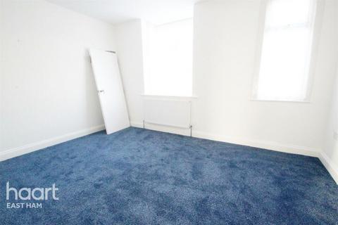 4 bedroom terraced house to rent, Pulleyns Avenue, LONDON