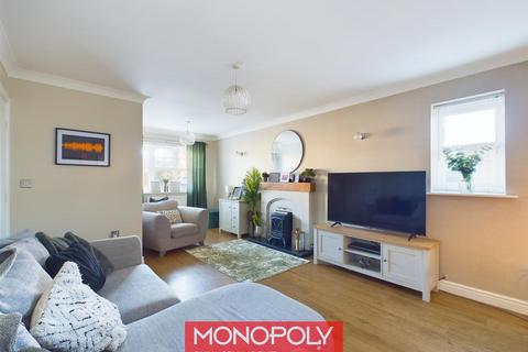 1 Llys Gwydyr, Denbigh, LL16 3ET
