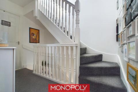 1 Llys Gwydyr, Denbigh, LL16 3ET