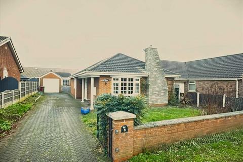 3 bedroom bungalow for sale, Honeysuckle Court, Scunthorpe DN16