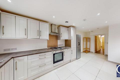 4 bedroom terraced house to rent, Bow Common Lane, London, E3