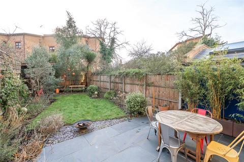 5 bedroom semi-detached house for sale, Priory Road, London, N8