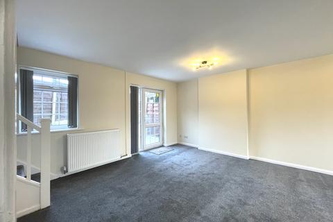 3 bedroom semi-detached house to rent, Sydney Street, Salford, M6