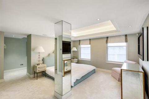 3 bedroom flat for sale, Chantrey House, 4 Eccleston Street, Belgravia, London, SW1W