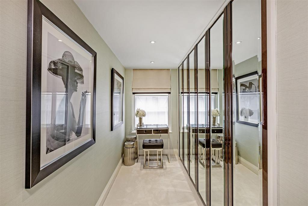 Guest Cloakroom