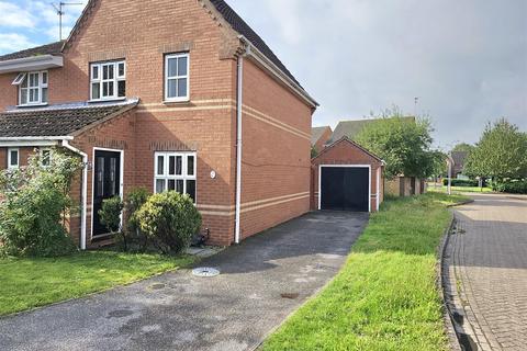 3 bedroom semi-detached house to rent, Jubilee Close, Spalding