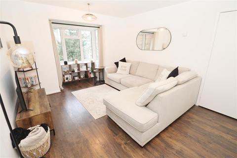 1 bedroom flat for sale, Bridge Court, Craigmount, Radlett