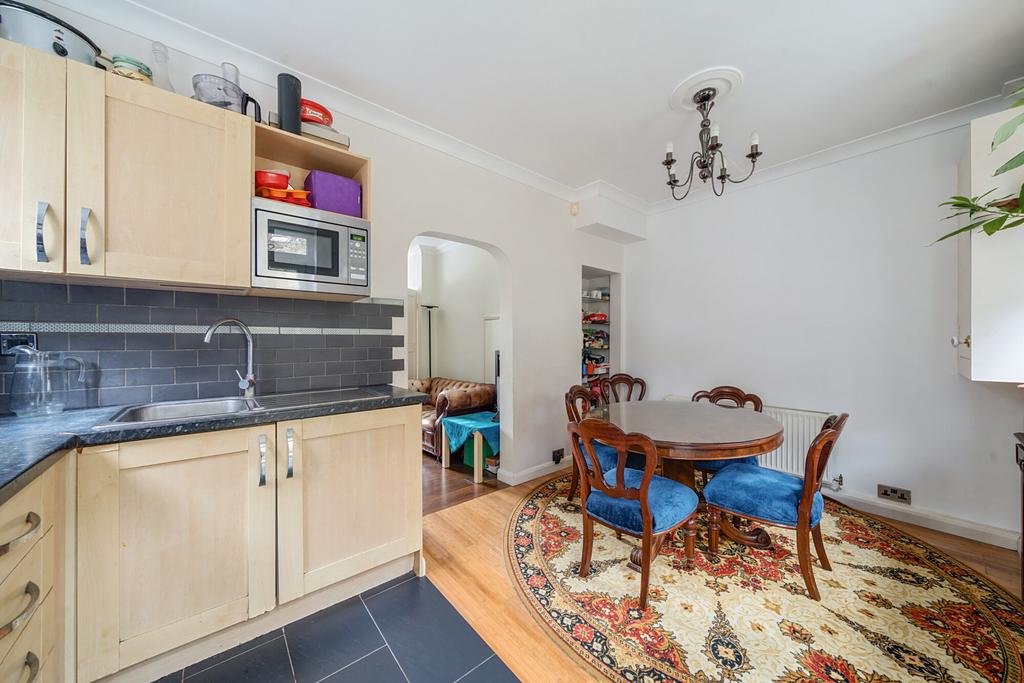 Kitchen/ Dining