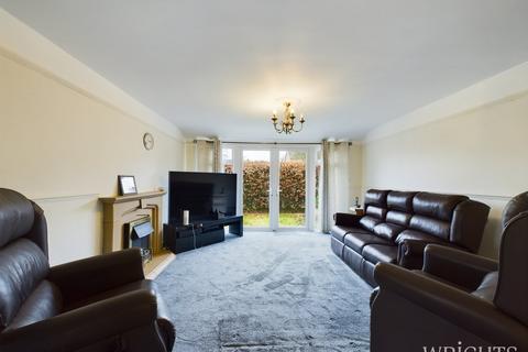 3 bedroom bungalow for sale, Herns Lane, Welwyn Garden City AL7