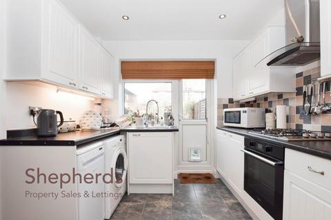 6 Ermine Close, Cheshunt, Waltham Cross, EN7 5BL