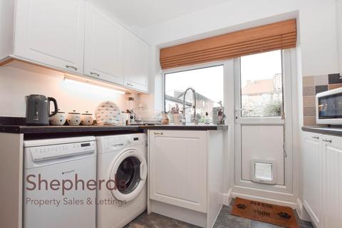 6 Ermine Close, Cheshunt, Waltham Cross, EN7 5BL