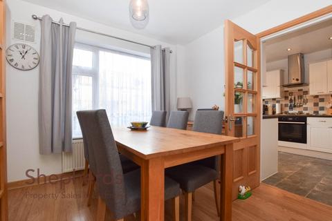 6 Ermine Close, Cheshunt, Waltham Cross, EN7 5BL