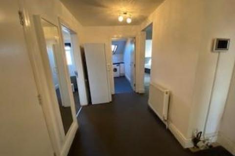 4 bedroom flat to rent, Bentley Road, Toxteth, Liverpool, L8 0SZ