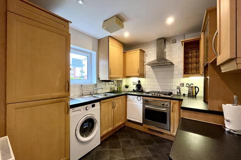 2 bedroom apartment to rent, Wharf Road, Sale