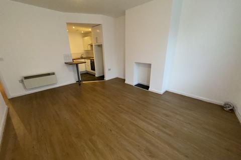 2 bedroom flat to rent, New Ferry Road, Wirral CH62