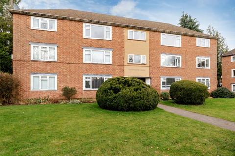 2 bedroom apartment to rent, Virginia Water