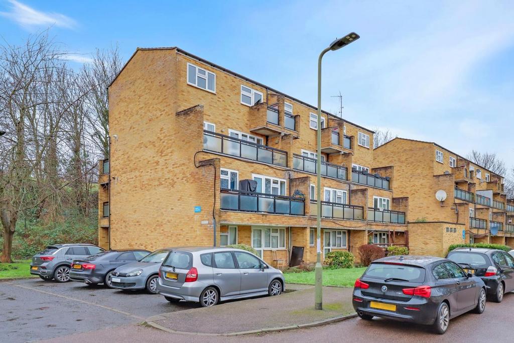 15-1fa6 JHProp Wpen - 37 Bredhurst Close - 43-medium