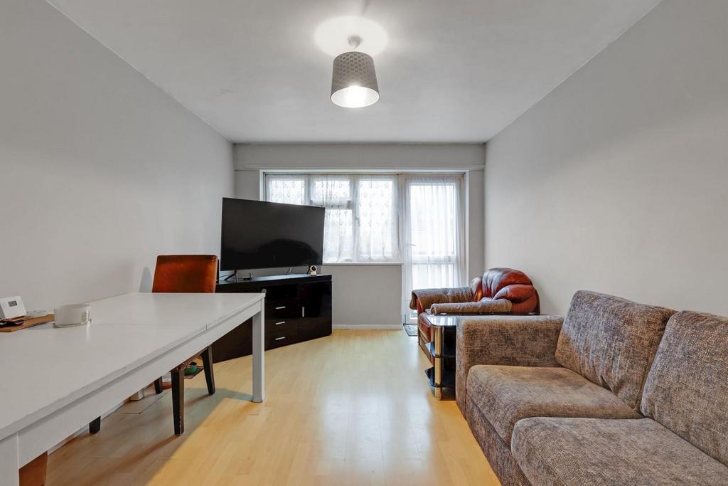 10-dd50 JHProp Wpen - 37 Bredhurst Close - 28-medium