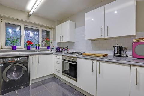 1 bedroom flat for sale, Bredhurst Close, Anerley, London