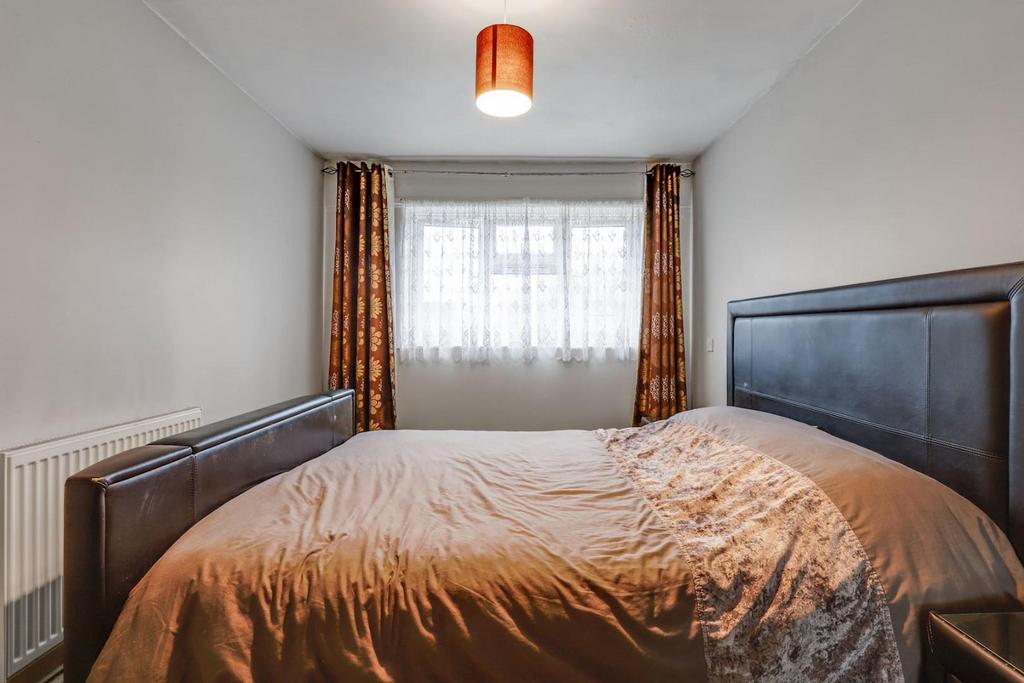 05-f313 JHProp Wpen - 37 Bredhurst Close - 13-medium