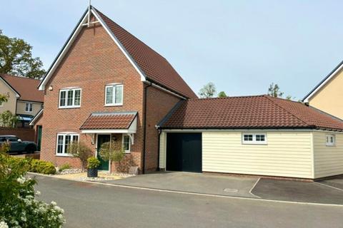 4 bedroom detached house for sale, Petty Croft, Chelmsford CM1