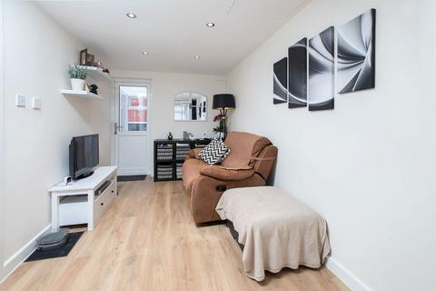 30 Jasmine Road, Kettering, NN16 9TX