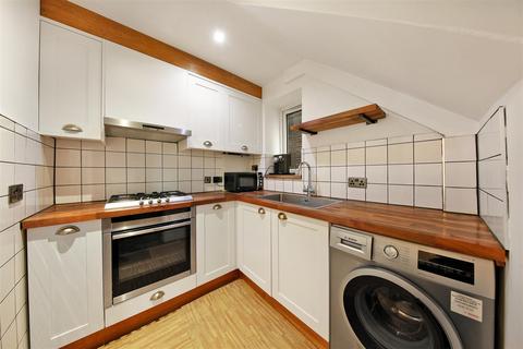 2 bedroom flat to rent, West End Lane, London