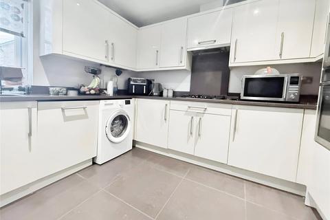 3 bedroom end of terrace house for sale, Monkwick Avenue, Colchester, Essex