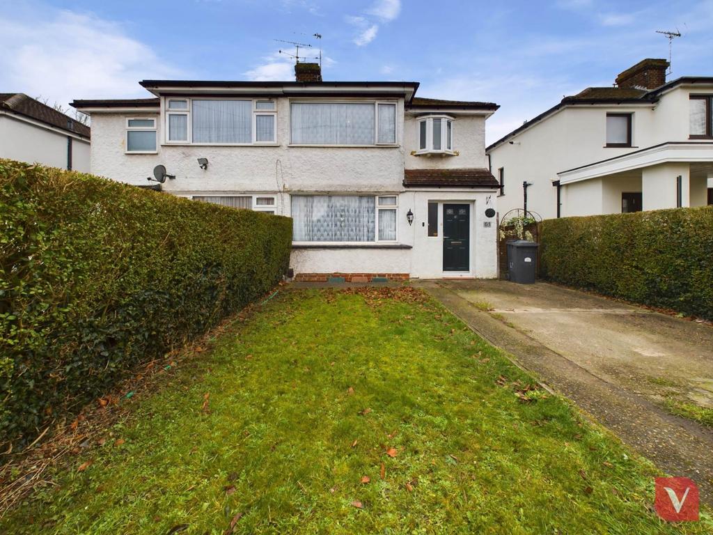Sundon Park Road, Luton LU3 3 bed semi-detached house - £350,000