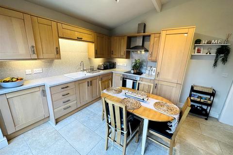 2 bedroom barn conversion for sale, High Street, Cawood, Selby