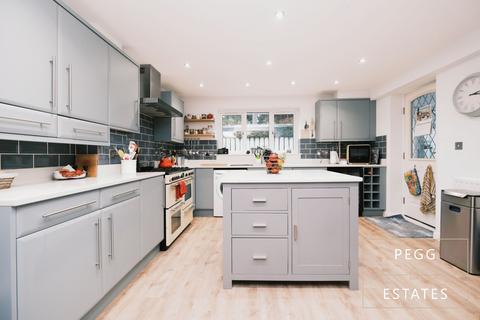 4 bedroom detached house for sale, Teal Close, Torquay