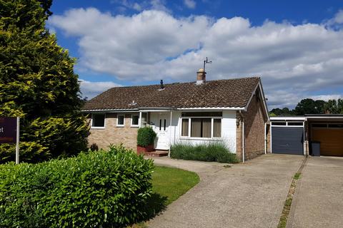 2 bedroom detached bungalow to rent, Headley