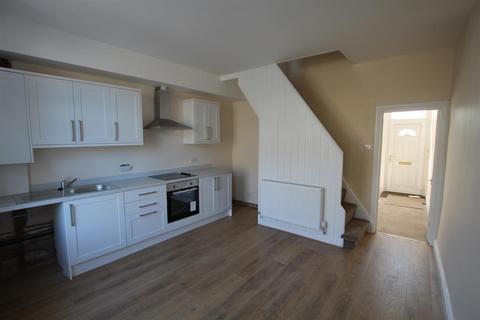 2 bedroom terraced house to rent, Glen Street, Colne