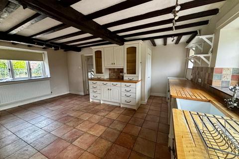 4 bedroom detached house to rent, Church Road, King's Lynn PE33