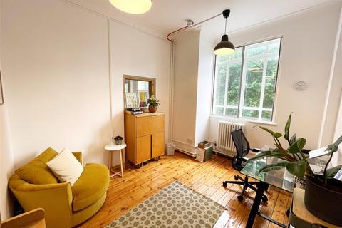 Office to rent, Bow Road, London E3