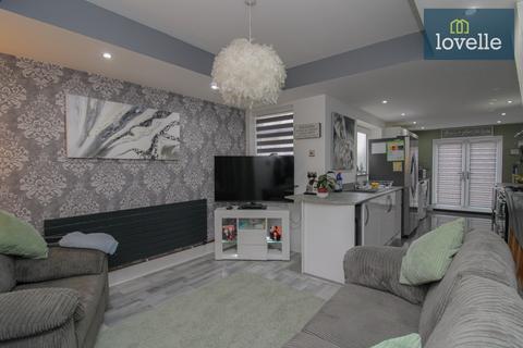 25 Cooper Road, Grimsby, DN32 8DF