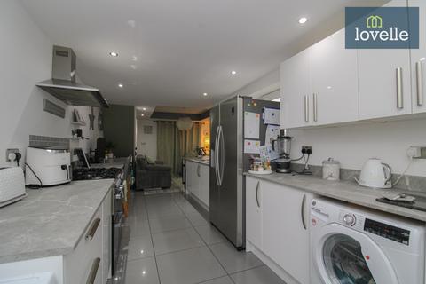 25 Cooper Road, Grimsby, DN32 8DF