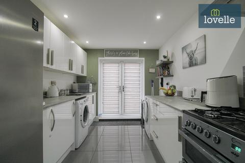 25 Cooper Road, Grimsby, DN32 8DF