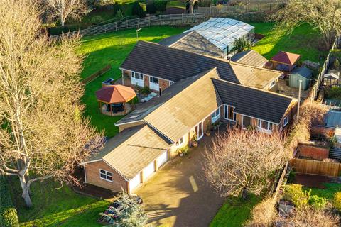 4 Coldstream Lane, Hardingstone, Northampton, NN4 6DB